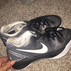 nike volleyball court shoes